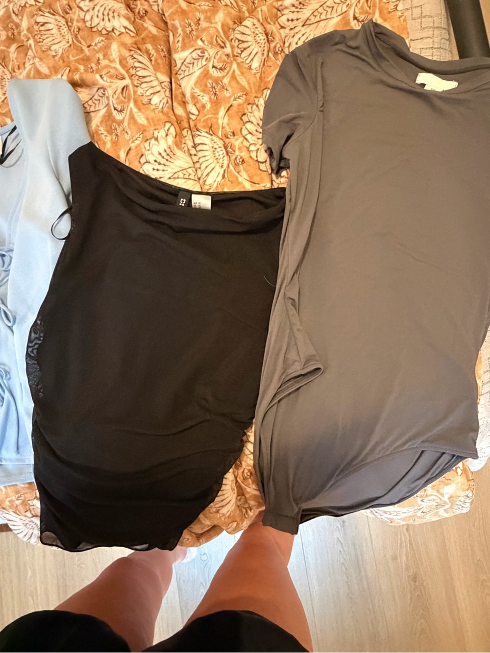 BUNDLE- H&M top bundle - Picture 2 of 8